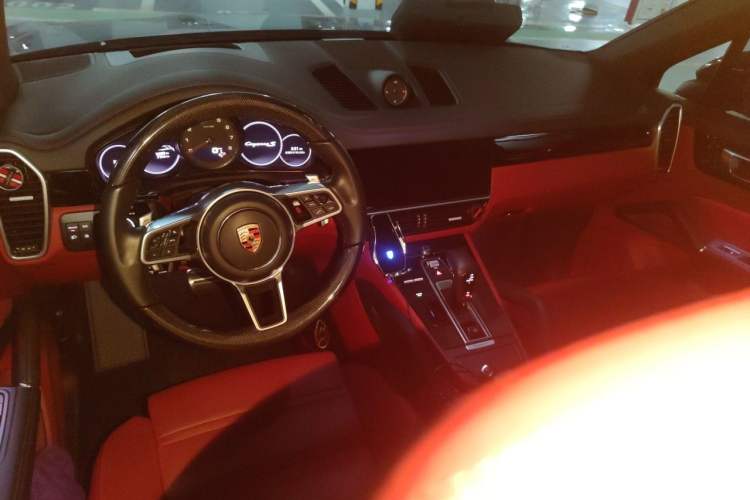 Used Porsche Cayenne 2023 Cayenne S 2.9T Platinum Edition Center Console
