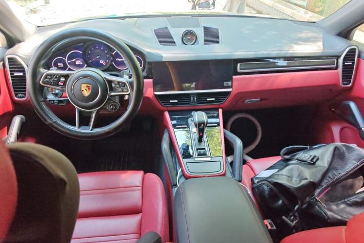 Used Porsche Cayenne 2023 Cayenne Coupé 3.0T Platinum Edition Center Console