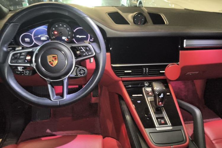 Used Porsche Cayenne 2023 Cayenne Coupé 3.0T Platinum Edition Center Console