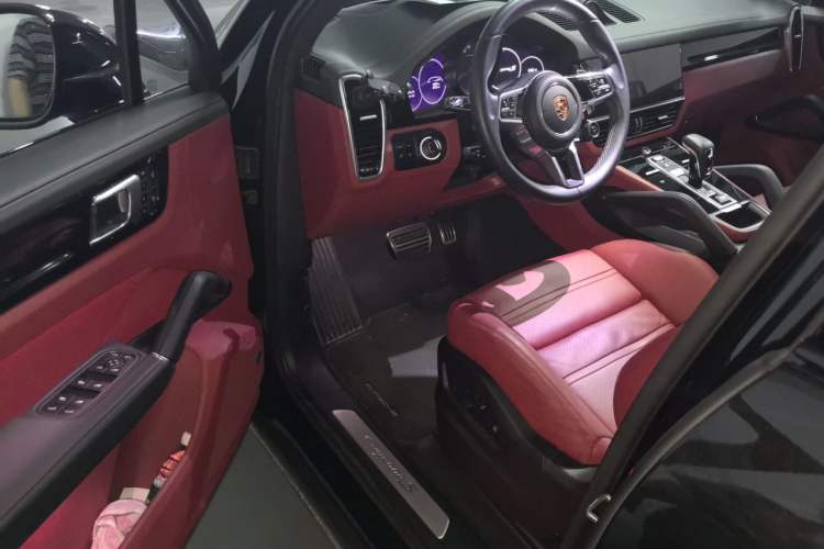 Used Porsche Cayenne 2023 Cayenne S 2.9T Platinum Edition Driver Seat
