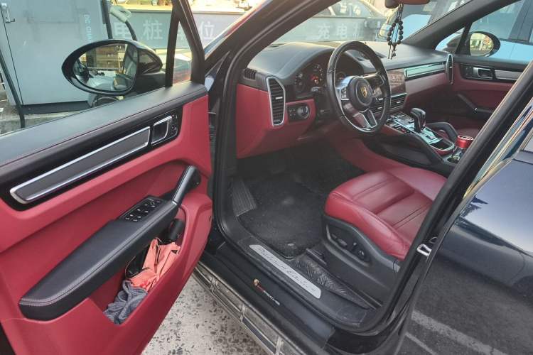 Used Porsche Cayenne 2023 Cayenne 3.0T Platinum Edition Driver Seat
