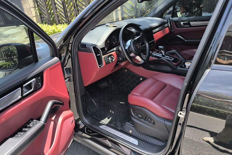 Used Porsche Cayenne 2023 Cayenne 3.0T Platinum Edition Driver Seat