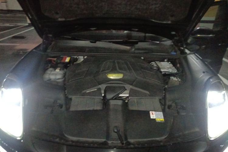 Used Porsche Cayenne 2023 Cayenne 3.0T Platinum Edition Engine Bay