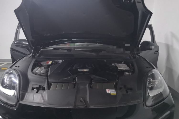 Used Porsche Cayenne 2023 Cayenne S 2.9T Platinum Edition Engine Bay