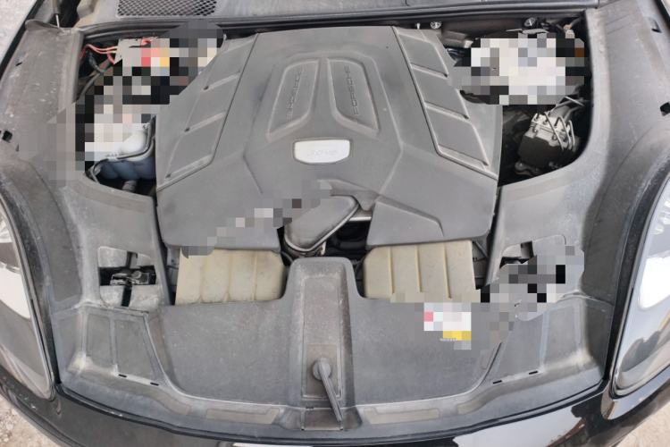 Used Porsche Cayenne 2023 Cayenne 3.0T Engine Bay