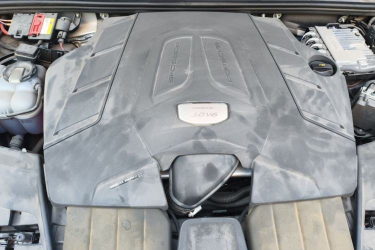 Used Porsche Cayenne 2023 Cayenne 3.0T Platinum Edition Engine Bay