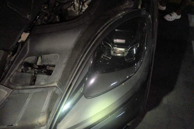 Used Porsche Cayenne 2023 Cayenne 3.0T Platinum Edition Engine Bay Left
