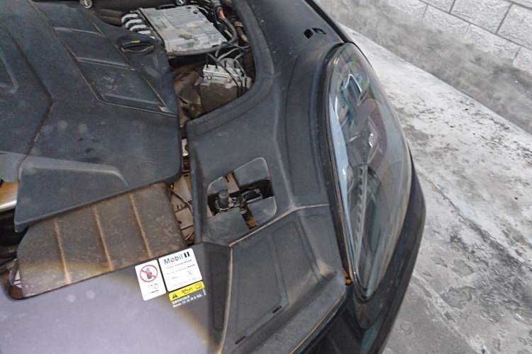 Used Porsche Cayenne 2023 Cayenne 3.0T Platinum Edition Engine Bay Left