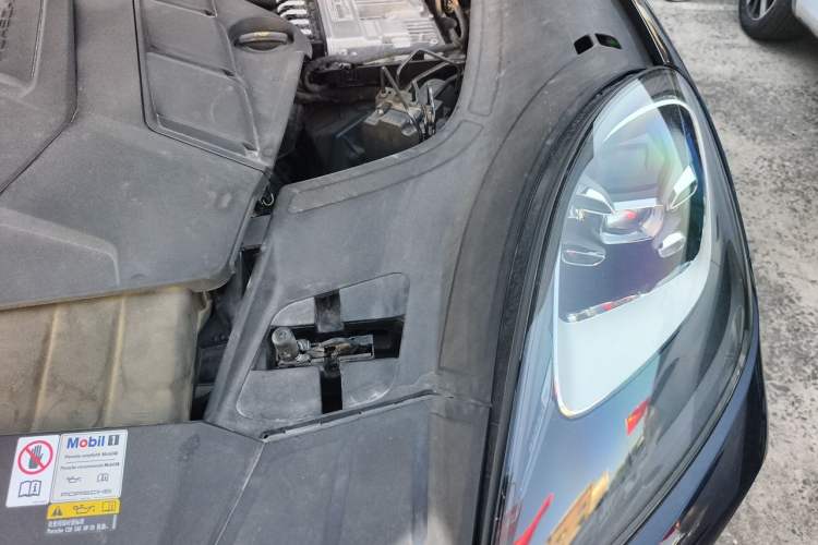 Used Porsche Cayenne 2023 Cayenne 3.0T Platinum Edition Engine Bay Left