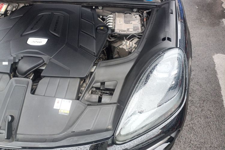 Used Porsche Cayenne 2023 Cayenne 3.0T Platinum Edition Engine Bay Left