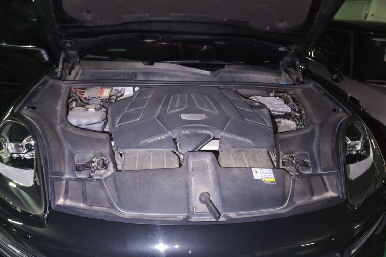 Used Porsche Cayenne 2023 Cayenne 3.0T Platinum Edition Engine Bay