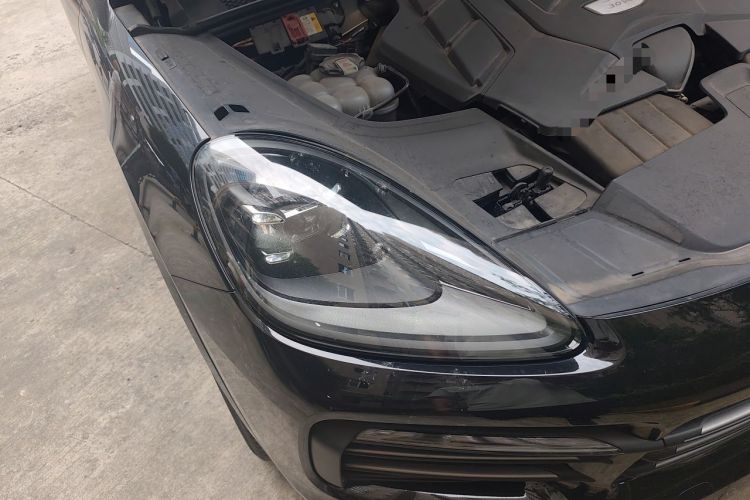 Used Porsche Cayenne 2023 Cayenne 3.0T Platinum Edition Engine Bay Right
