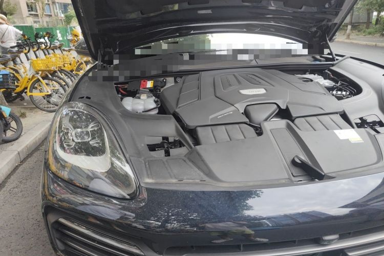 Used Porsche Cayenne 2023 Cayenne 3.0T Platinum Edition Engine Bay Right