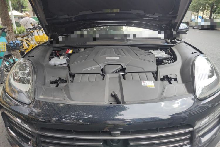 Used Porsche Cayenne 2023 Cayenne 3.0T Platinum Edition Engine Bay