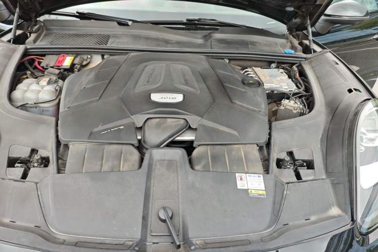 Used Porsche Cayenne 2023 Cayenne 3.0T Platinum Edition Engine Bay
