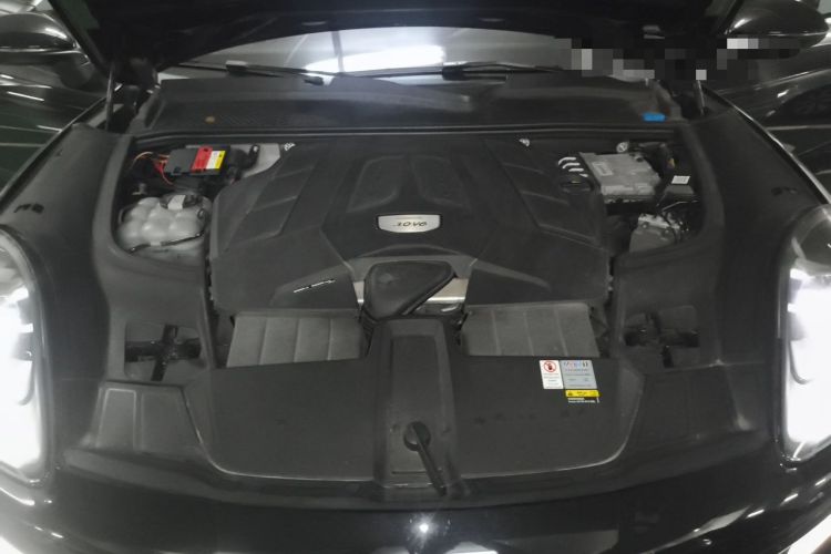 Used Porsche Cayenne 2023 Cayenne 3.0T Platinum Edition Engine Bay
