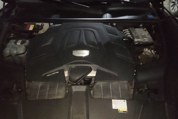 Used Porsche Cayenne 2023 Cayenne 3.0T Engine Bay