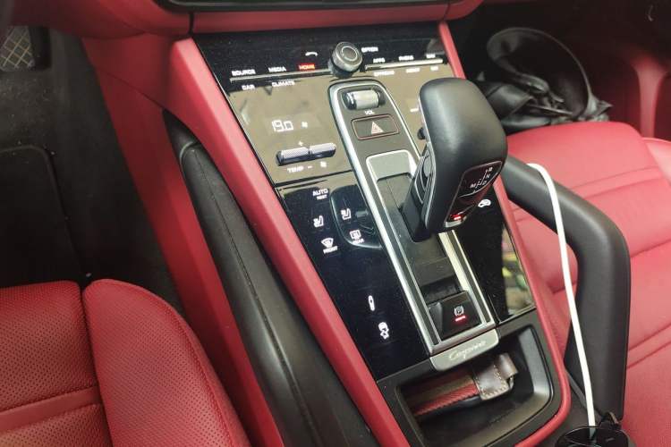 Used Porsche Cayenne 2023 Cayenne 3.0T Platinum Edition Gear Lever