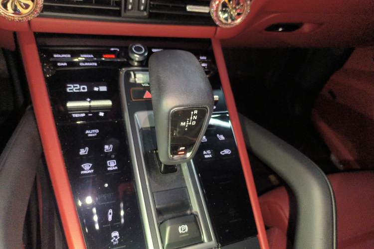 Used Porsche Cayenne 2023 Cayenne 3.0T Platinum Edition Gear Lever