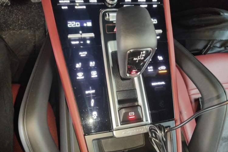 Used Porsche Cayenne 2023 Cayenne 3.0T Platinum Edition Gear Lever