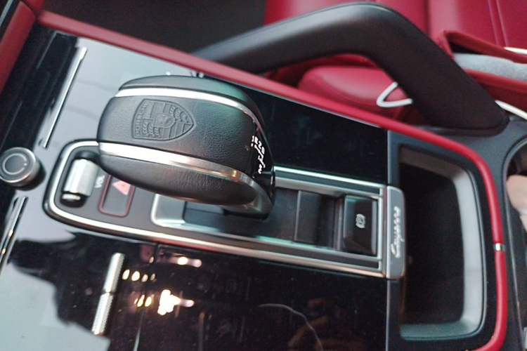 Used Porsche Cayenne 2023 Cayenne 3.0T Platinum Edition Gear Lever