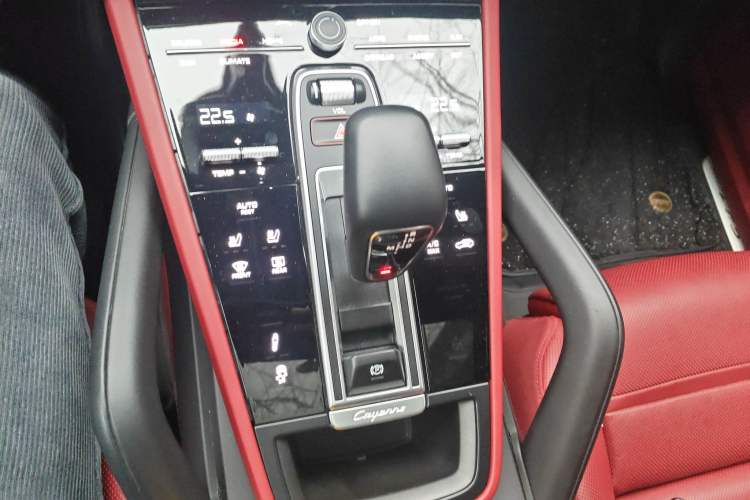 Used Porsche Cayenne 2023 Cayenne 3.0T Platinum Edition Gear Lever