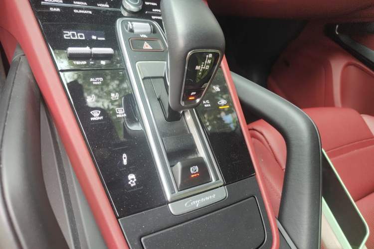 Used Porsche Cayenne 2023 Cayenne 3.0T Platinum Edition Gear Lever