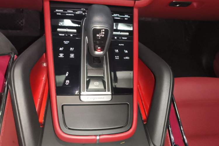 Used Porsche Cayenne 2023 Cayenne 3.0T Platinum Edition Gear Lever
