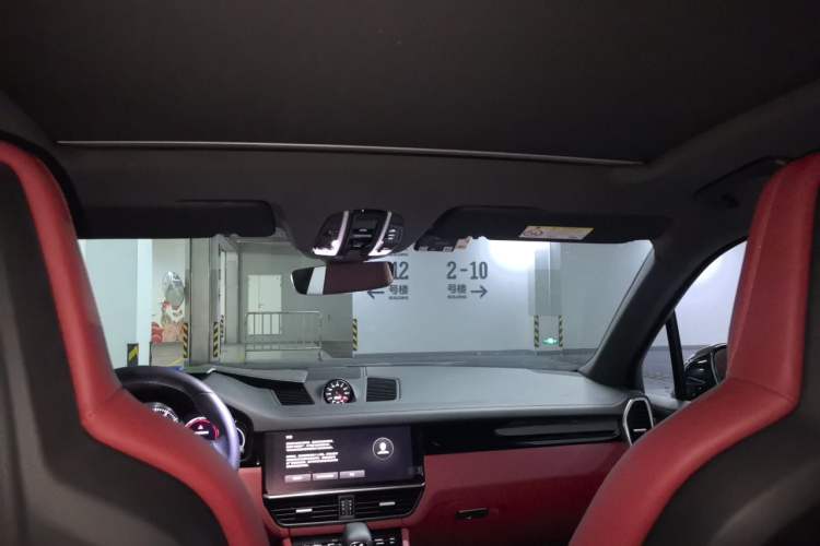Used Porsche Cayenne 2023 Cayenne S 2.9T Platinum Edition Headliner