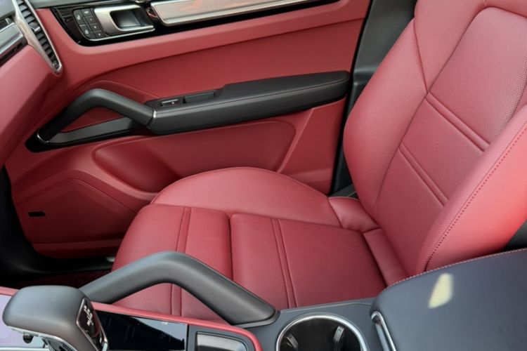 Used Porsche Cayenne 2023 Cayenne 3.0T Platinum Edition Interior 10