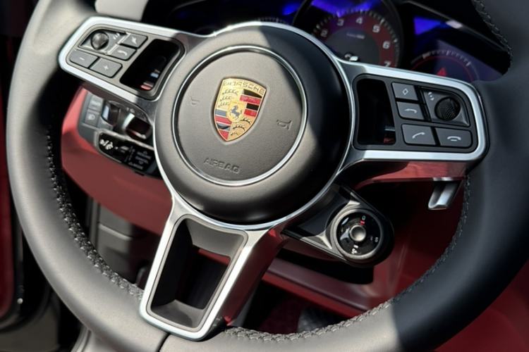 Used Porsche Cayenne 2023 Cayenne 3.0T Platinum Edition Interior 2