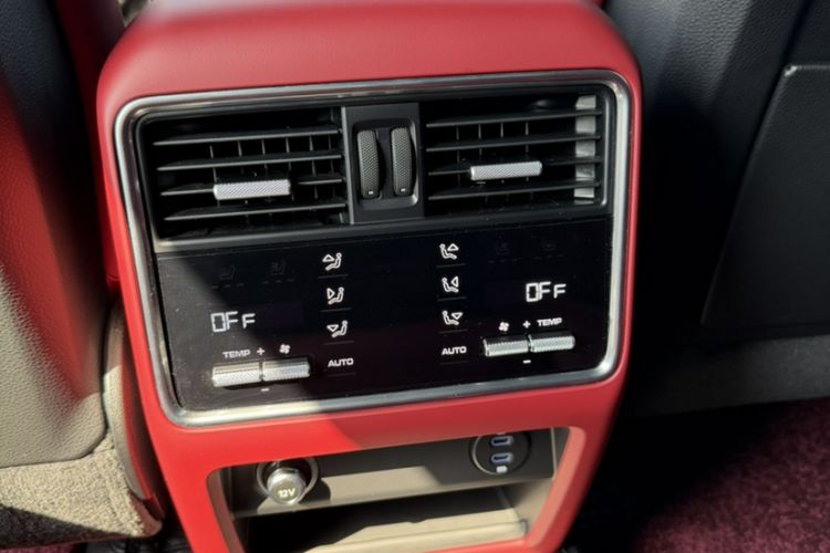 Used Porsche Cayenne 2023 Cayenne 3.0T Platinum Edition Interior 3