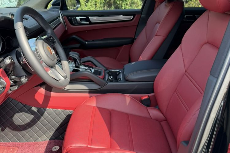 Used Porsche Cayenne 2023 Cayenne 3.0T Platinum Edition Interior 8
