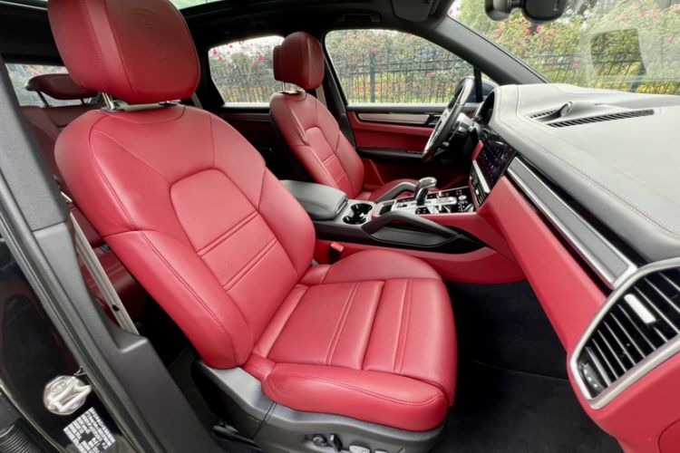 Used Porsche Cayenne 2023 Cayenne 3.0T Platinum Edition Interior 8