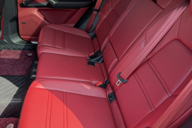 Used Porsche Cayenne 2023 Cayenne 3.0T Platinum Edition Interior 9