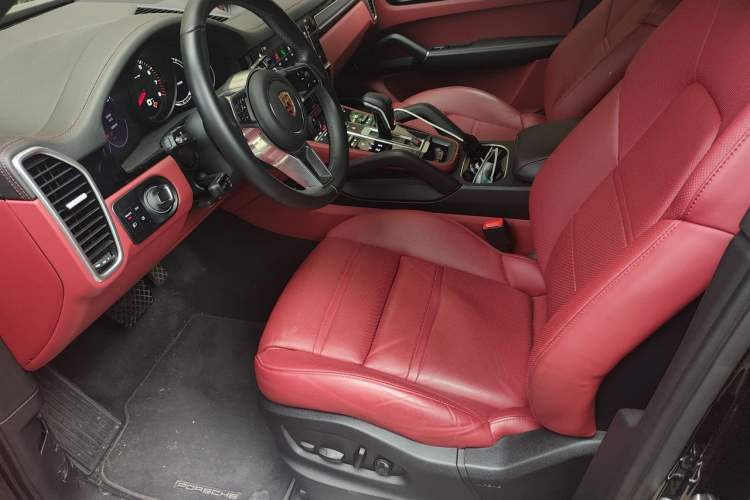 Used Porsche Cayenne 2023 Cayenne 3.0T Platinum Edition Left Front Seat