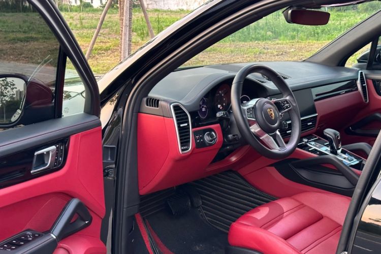 Used Porsche Cayenne 2023 Cayenne 3.0T Left Front Seat