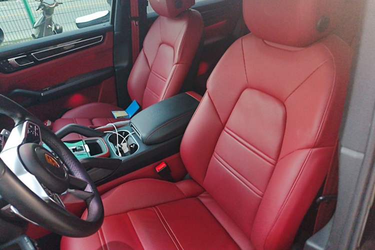 Used Porsche Cayenne 2023 Cayenne 3.0T Platinum Edition Left Front Seat