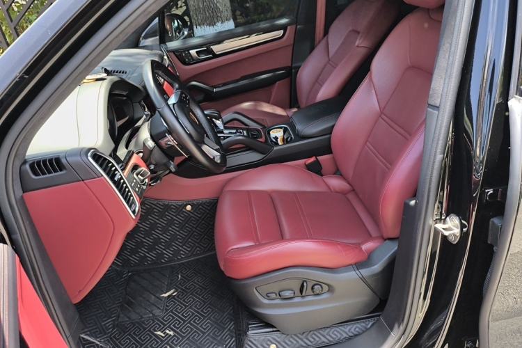 Used Porsche Cayenne 2023 Cayenne 3.0T Platinum Edition Left Front Seat