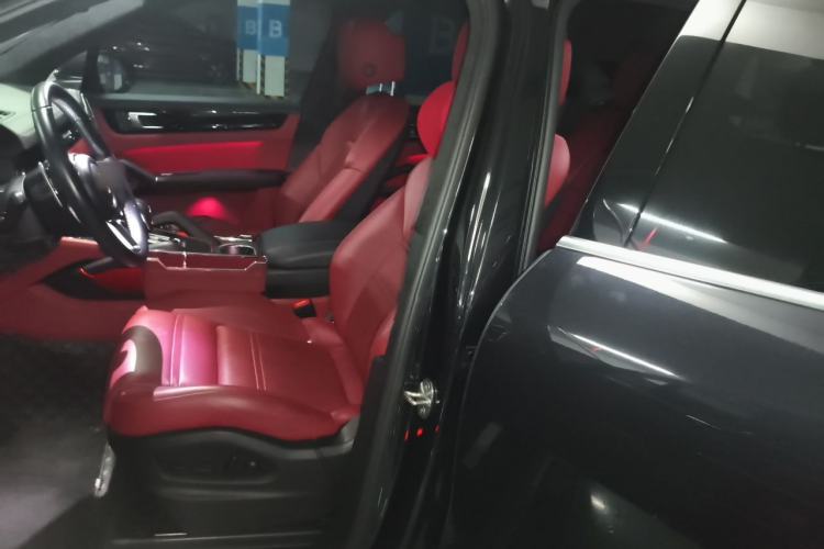Used Porsche Cayenne 2023 Cayenne 3.0T Platinum Edition Left Front Seat