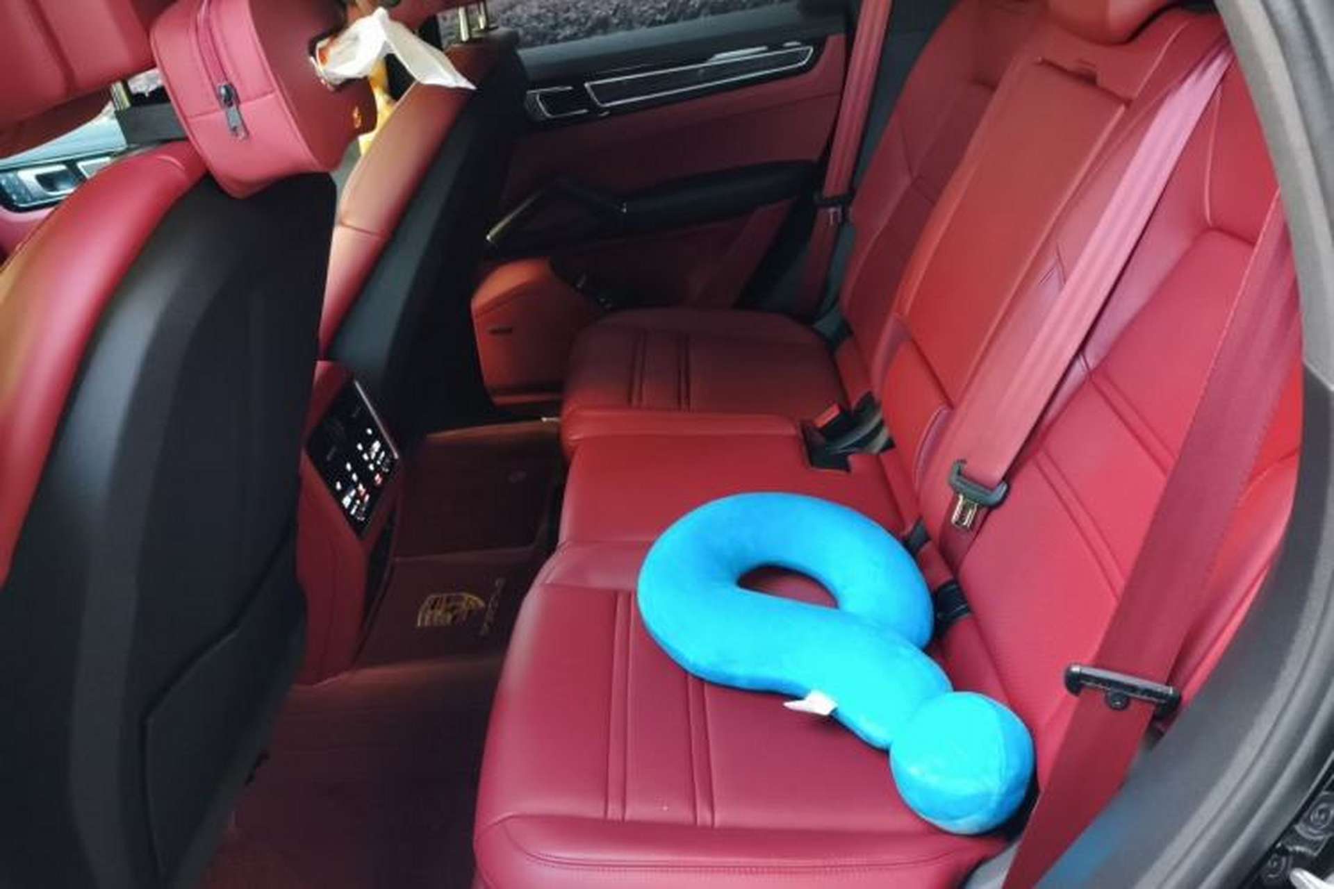 Used Porsche Cayenne 2023 Cayenne 3.0T Platinum Edition Left Rear Seat