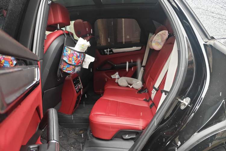Used Porsche Cayenne 2023 Cayenne 3.0T Platinum Edition Left Rear Seat