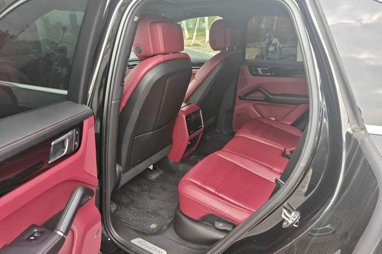 Used Porsche Cayenne 2023 Cayenne 3.0T Left Rear Seat