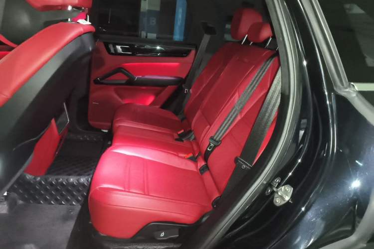 Used Porsche Cayenne 2023 Cayenne 3.0T Platinum Edition Left Rear Seat