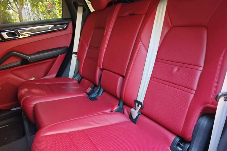 Used Porsche Cayenne 2023 Cayenne Coupé 3.0T Platinum Edition Left Rear Seat