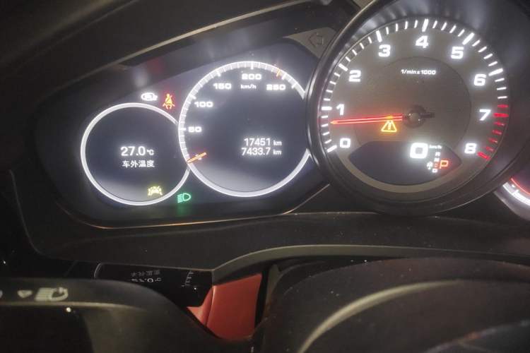 Used Porsche Cayenne 2023 Cayenne Coupé 3.0T Odometer Close Up