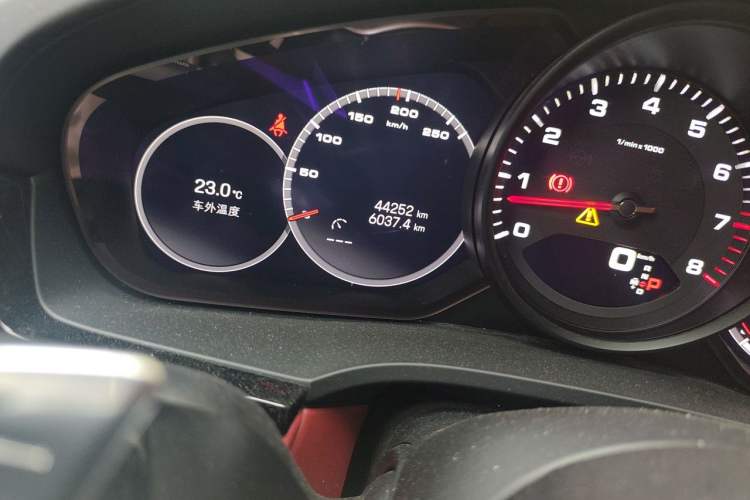 Used Porsche Cayenne 2023 Cayenne 3.0T Platinum Edition Odometer Close Up