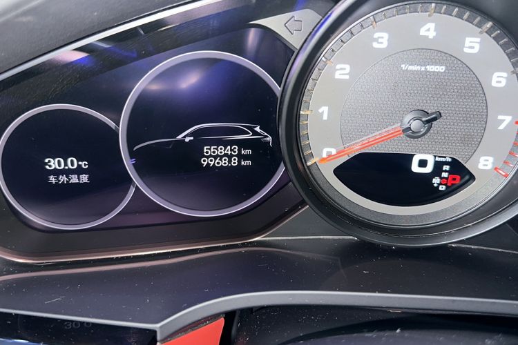 Used Porsche Cayenne 2023 Cayenne 3.0T Odometer Close Up
