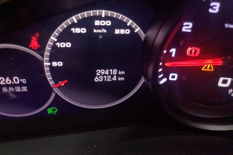 Used Porsche Cayenne 2023 Cayenne 3.0T Platinum Edition Odometer Close Up