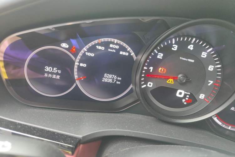 Used Porsche Cayenne 2023 Cayenne 3.0T Platinum Edition Odometer Close Up